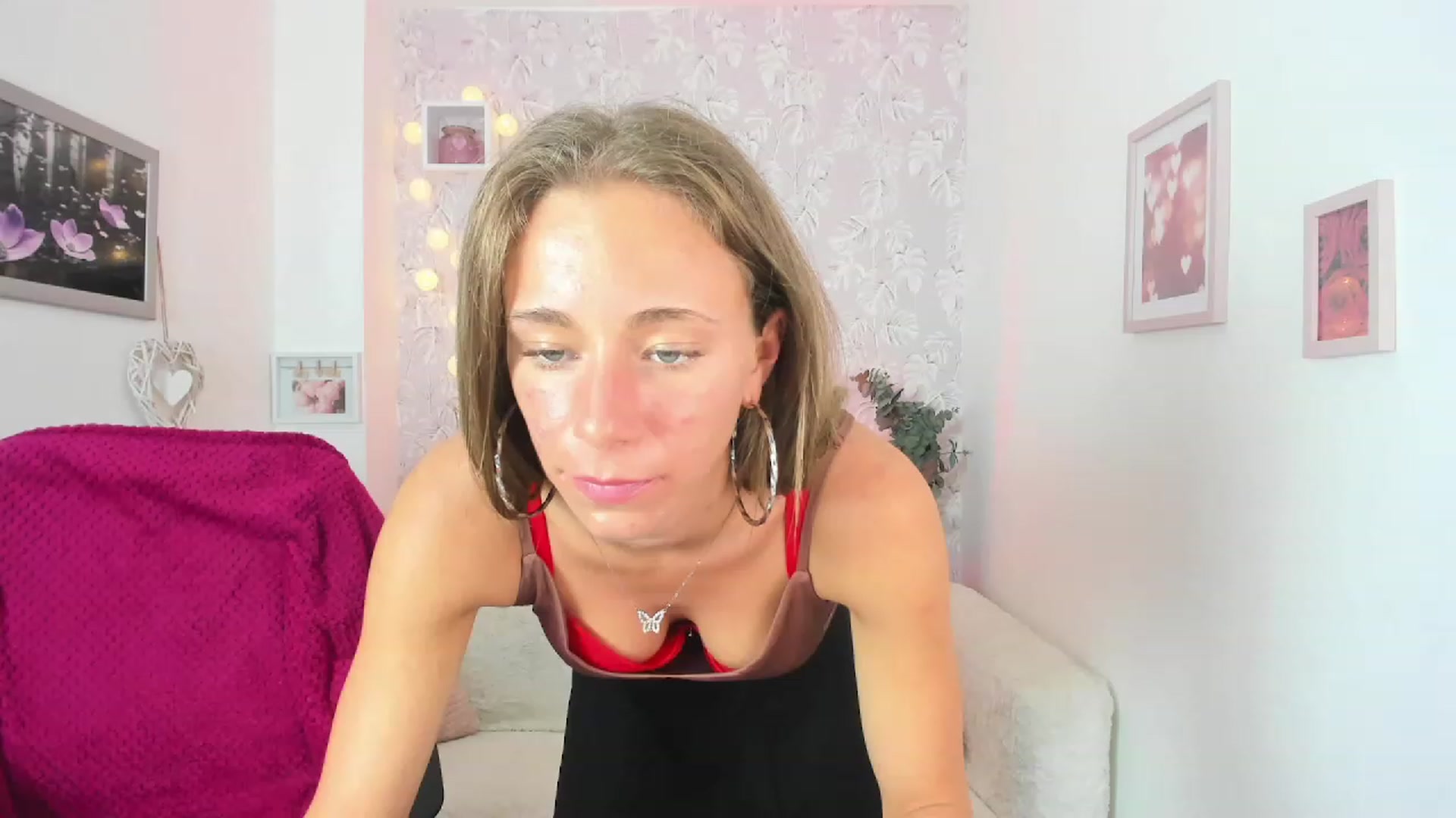 Gallery image thumbnail from Sasha_White18's myfreecams stream on, 05/24/2023, 16:47 image 9 of 20