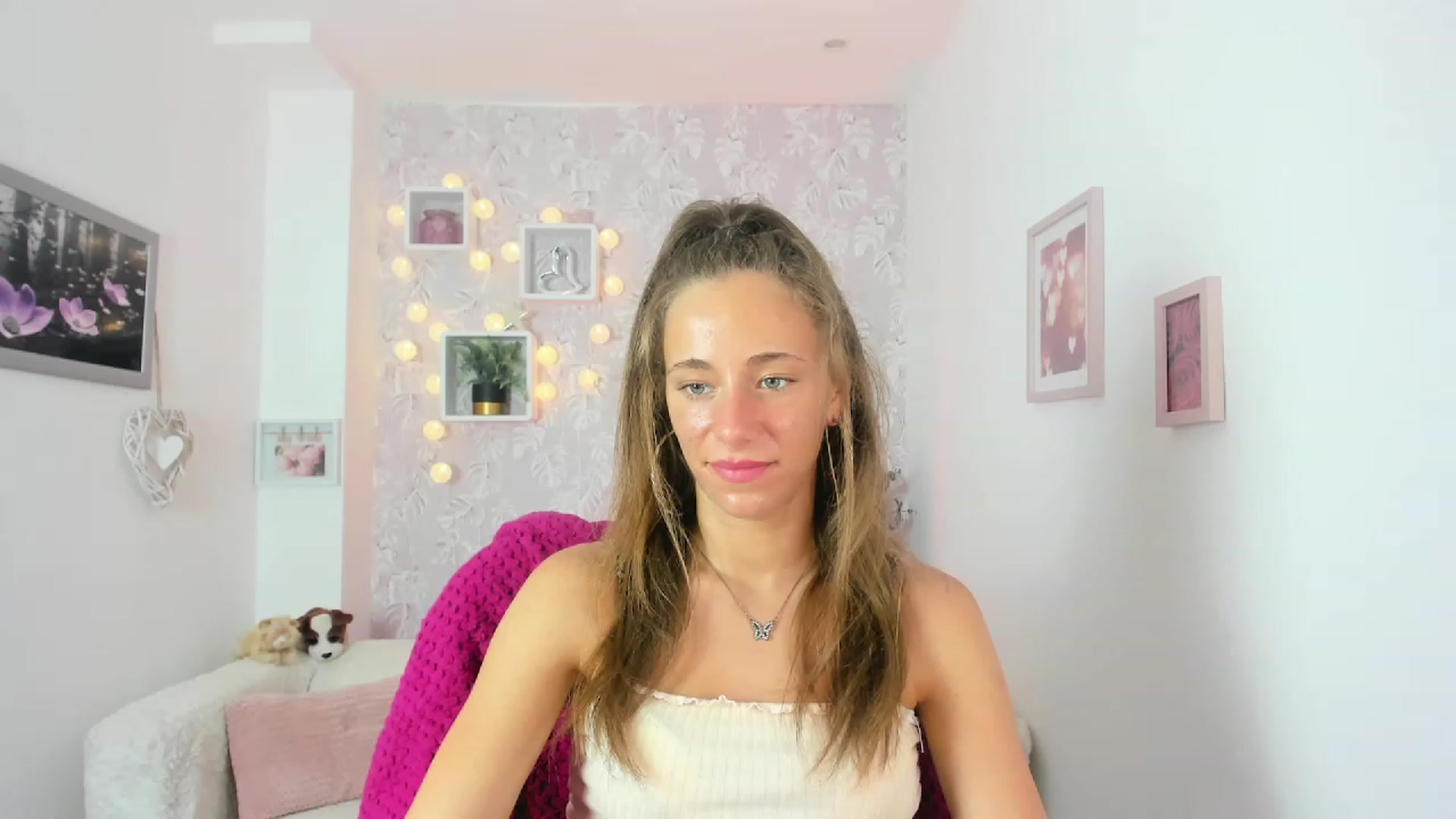 Gallery image thumbnail from Sasha_White18's myfreecams stream on, 05/30/2023, 13:55 image 18 of 20