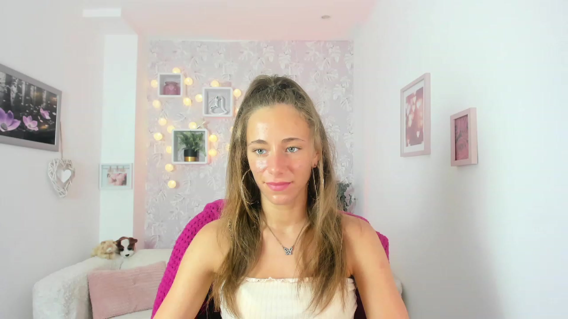 Gallery image thumbnail from Sasha_White18's myfreecams stream on, 05/30/2023, 13:55 image 19 of 20