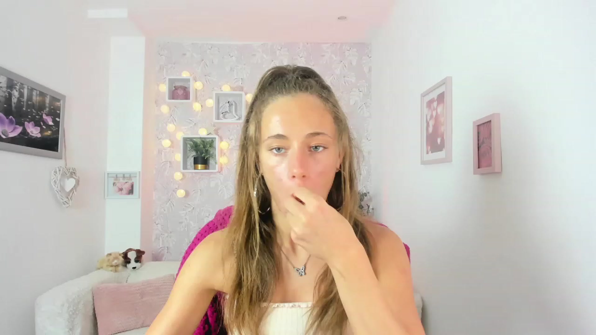 Gallery image thumbnail from Sasha_White18's myfreecams stream on, 05/30/2023, 13:55 image 20 of 20