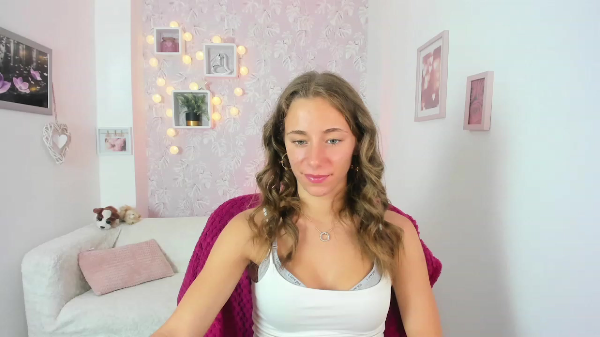 Gallery image thumbnail from Sasha_White18's myfreecams stream on, 06/12/2023, 13:38 image 20 of 20