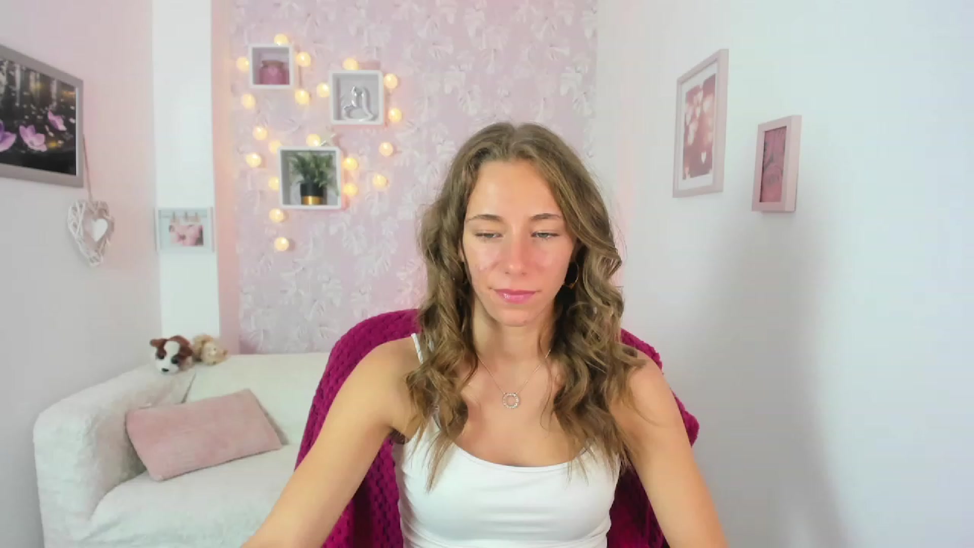 Gallery image thumbnail from Sasha_White18's myfreecams stream on, 06/12/2023, 14:09 image 2 of 20