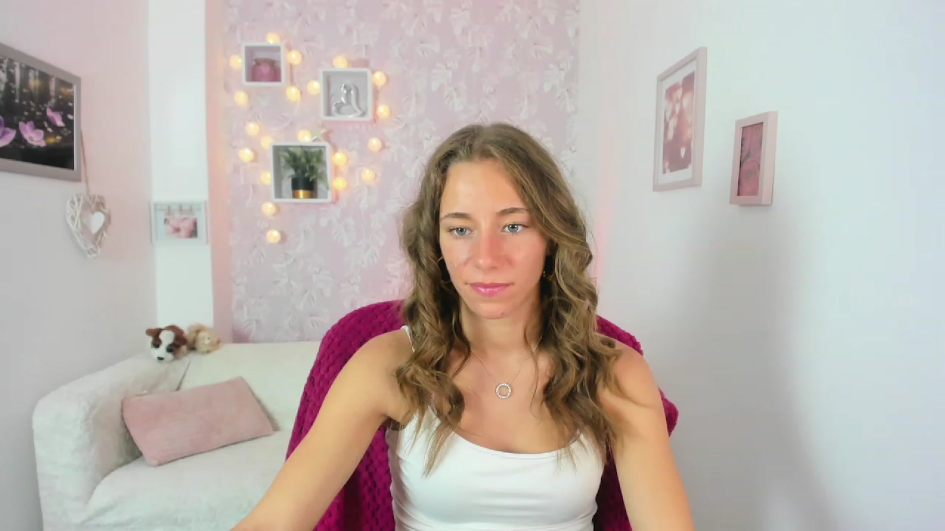 Gallery image thumbnail from Sasha_White18's myfreecams stream on, 06/12/2023, 14:09 image 5 of 20