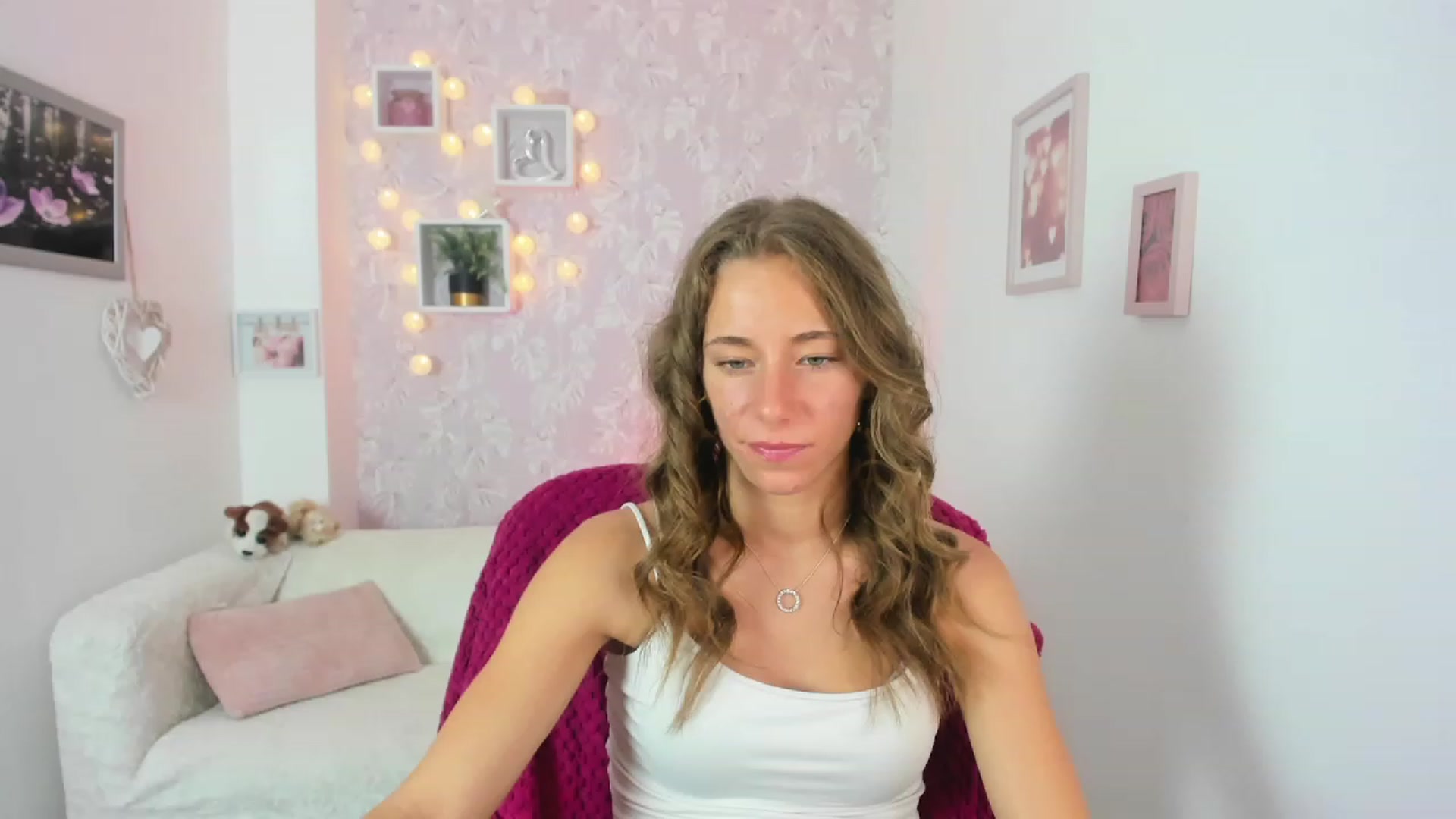 Gallery image thumbnail from Sasha_White18's myfreecams stream on, 06/12/2023, 14:09 image 12 of 20