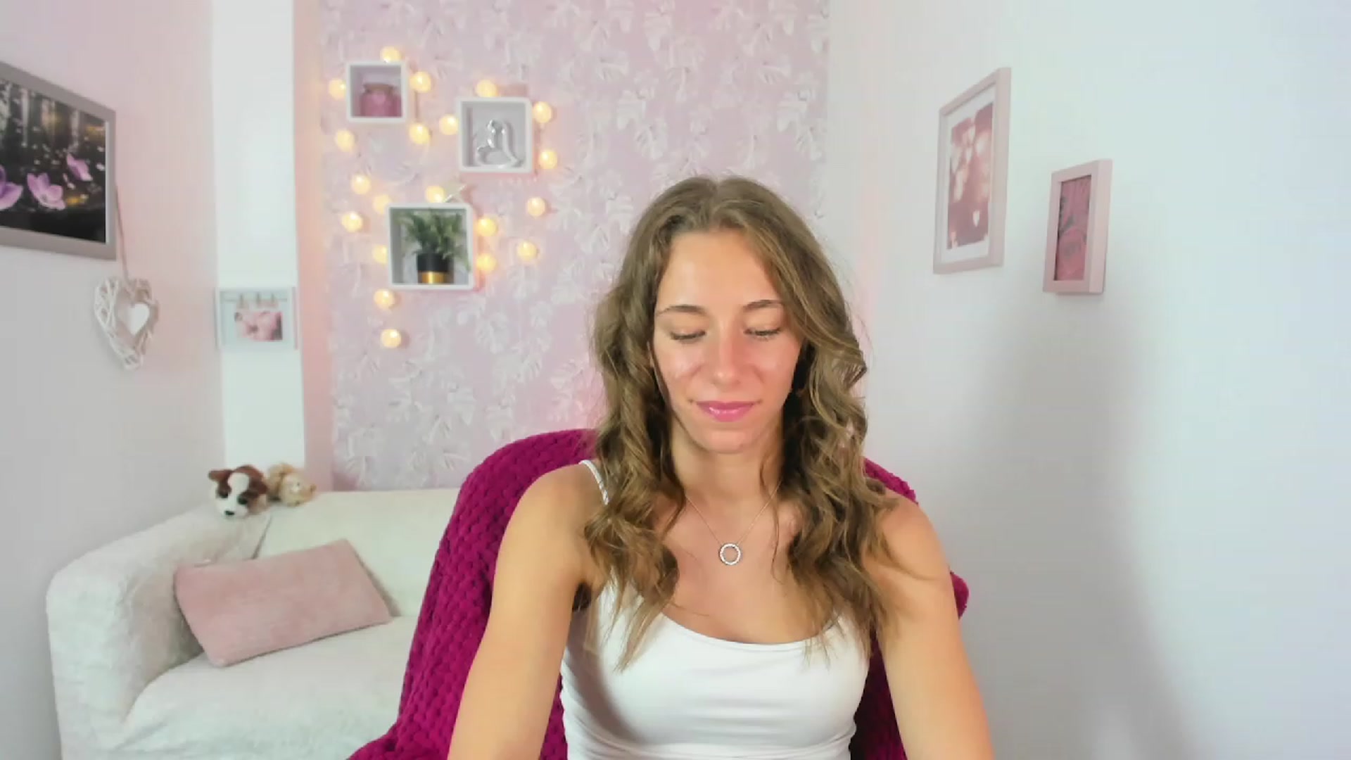 Gallery image thumbnail from Sasha_White18's myfreecams stream on, 06/12/2023, 14:09 image 9 of 20