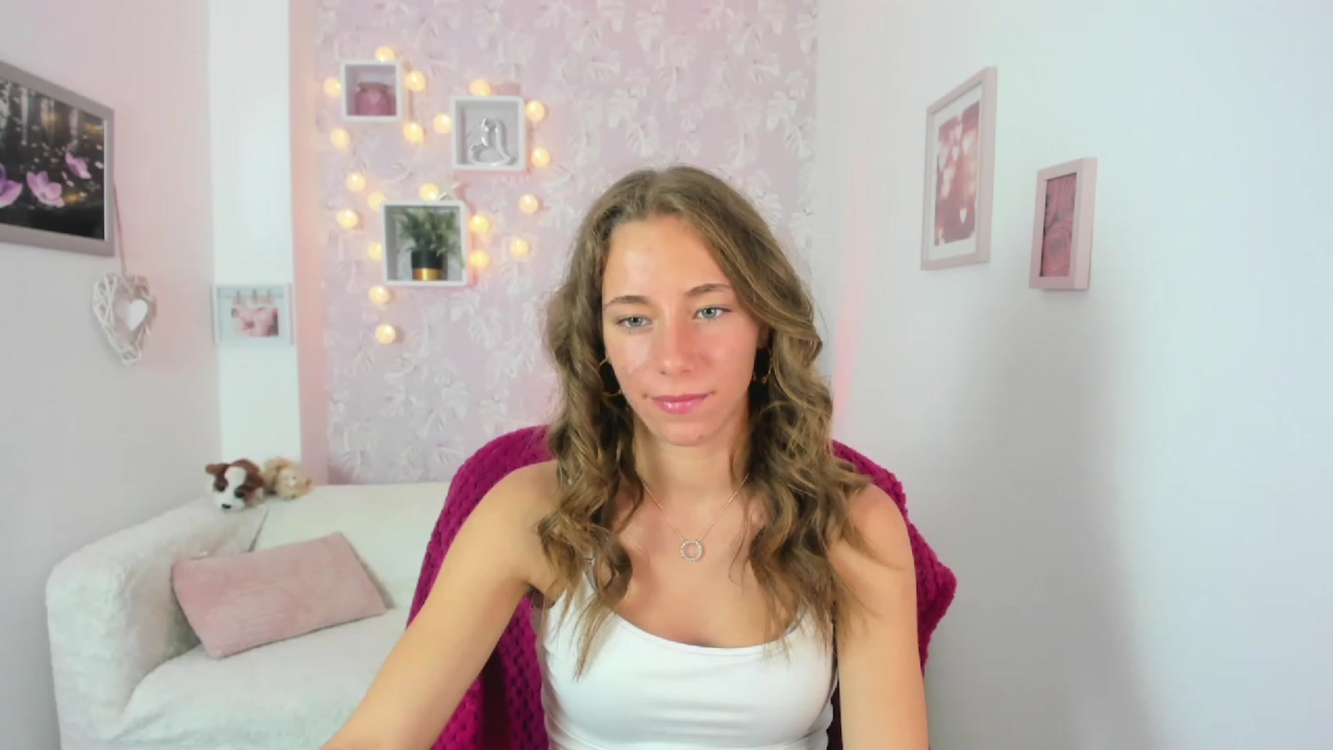 Gallery image thumbnail from Sasha_White18's myfreecams stream on, 06/12/2023, 14:09 image 1 of 20