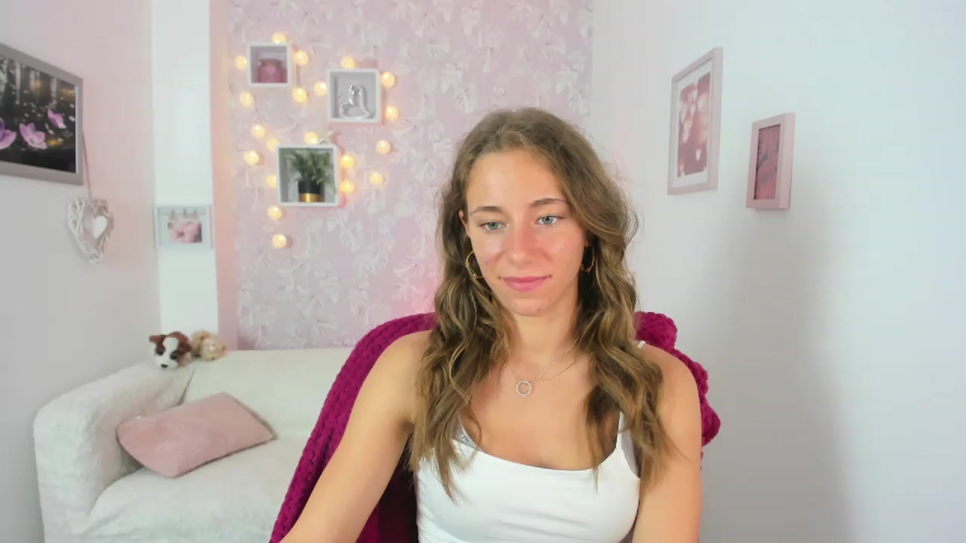 Gallery image thumbnail from Sasha_White18's myfreecams stream on, 06/12/2023, 17:06 image 3 of 20