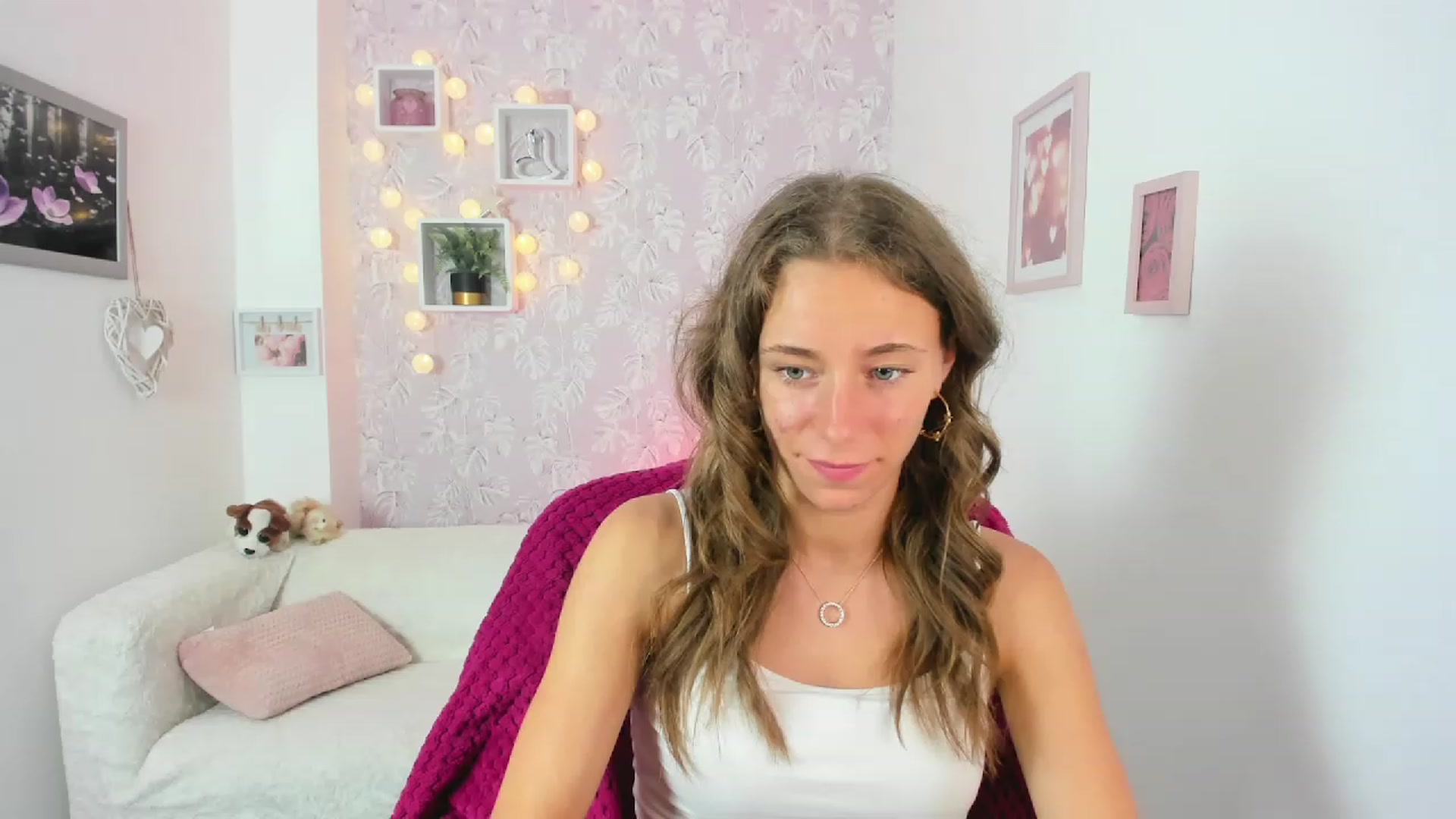 Gallery image thumbnail from Sasha_White18's myfreecams stream on, 06/12/2023, 17:06 image 17 of 20