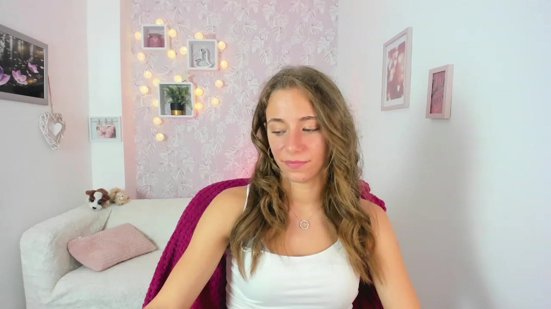 Gallery image thumbnail from Sasha_White18's myfreecams stream on, 06/12/2023, 17:06 image 2 of 20