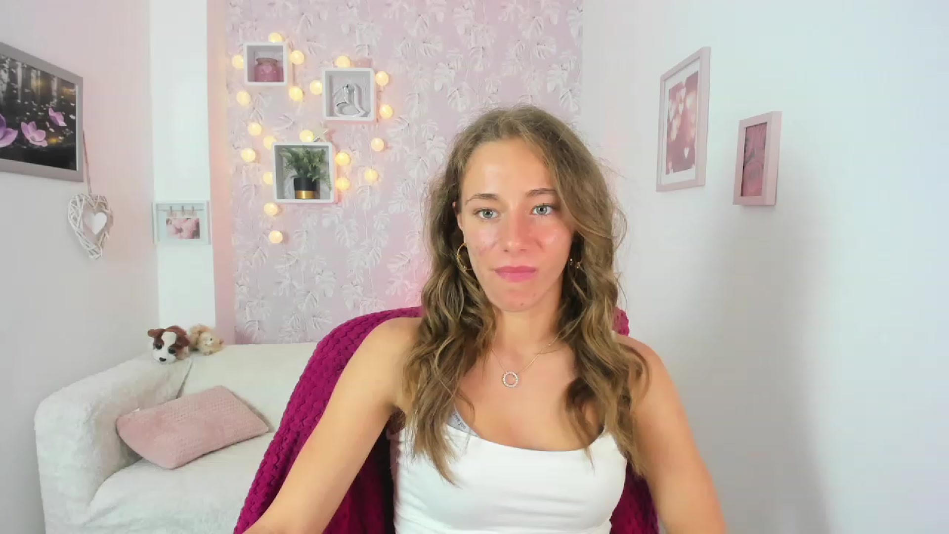 Gallery image thumbnail from Sasha_White18's myfreecams stream on, 06/12/2023, 17:06 image 5 of 20