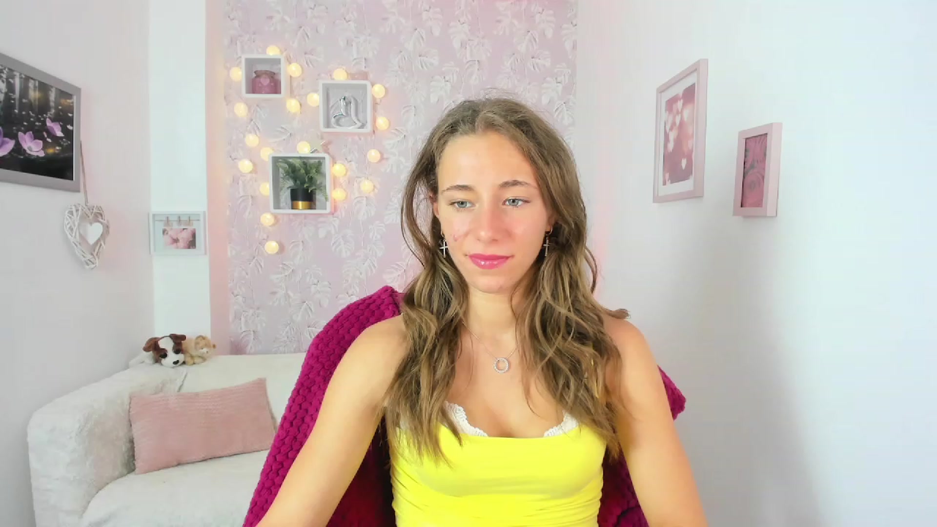 Gallery image thumbnail from Sasha_White18's myfreecams stream on, 06/13/2023, 13:41 image 14 of 20