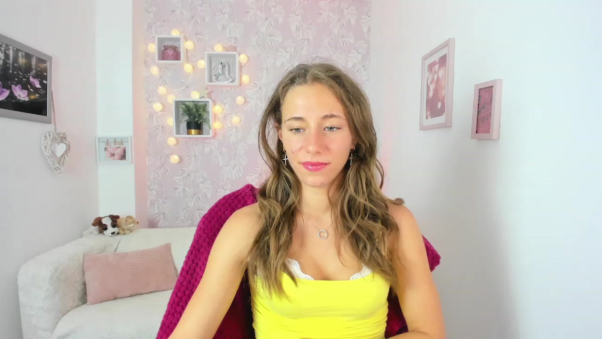 Gallery image thumbnail from Sasha_White18's myfreecams stream on, 06/13/2023, 13:41 image 15 of 20