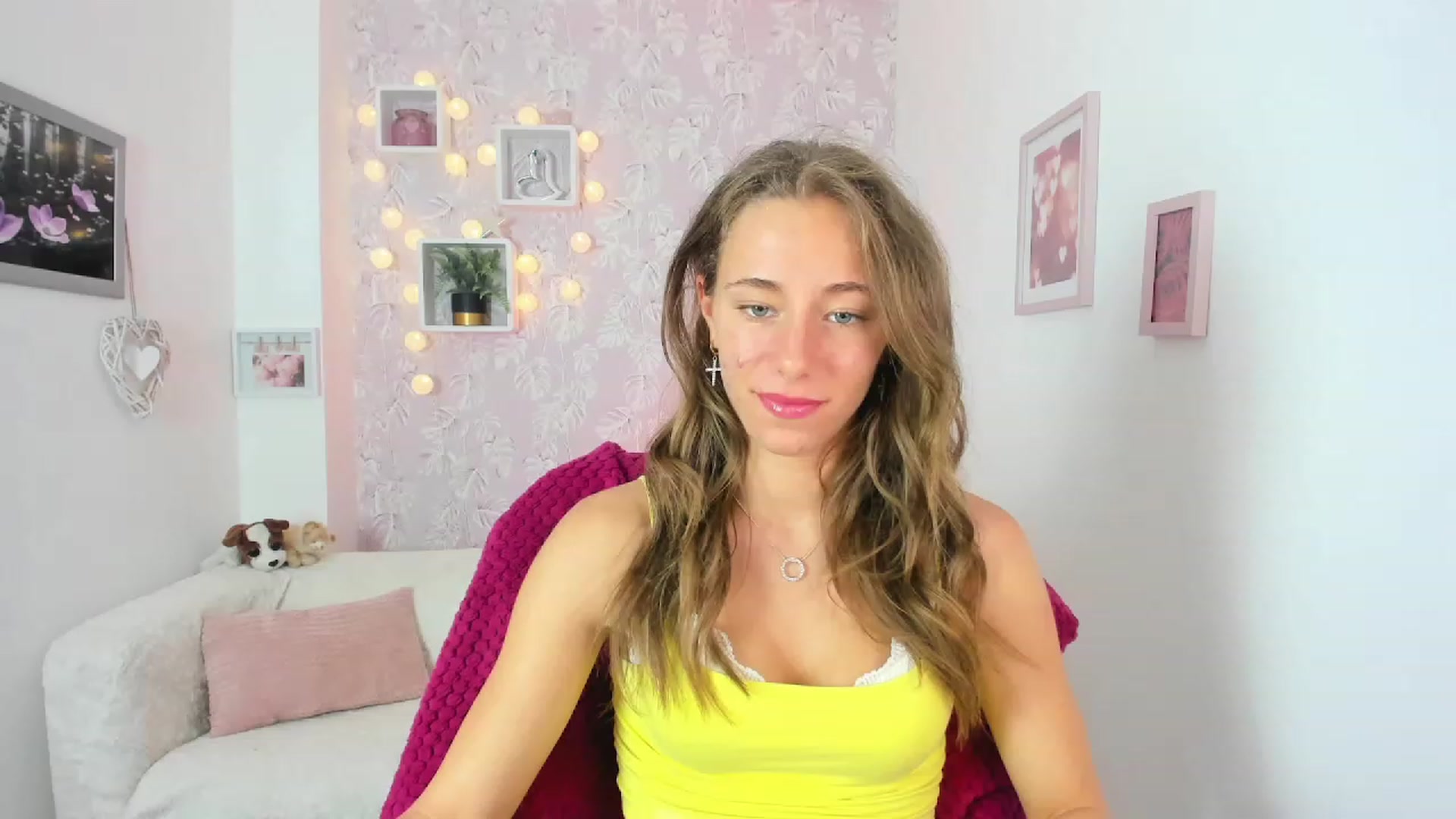 Gallery image thumbnail from Sasha_White18's myfreecams stream on, 06/13/2023, 13:41 image 9 of 20