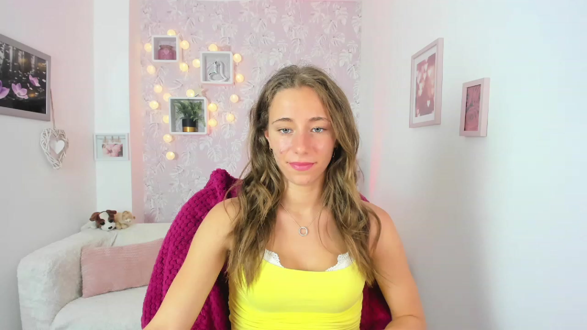 Gallery image thumbnail from Sasha_White18's myfreecams stream on, 06/13/2023, 15:48 image 13 of 20
