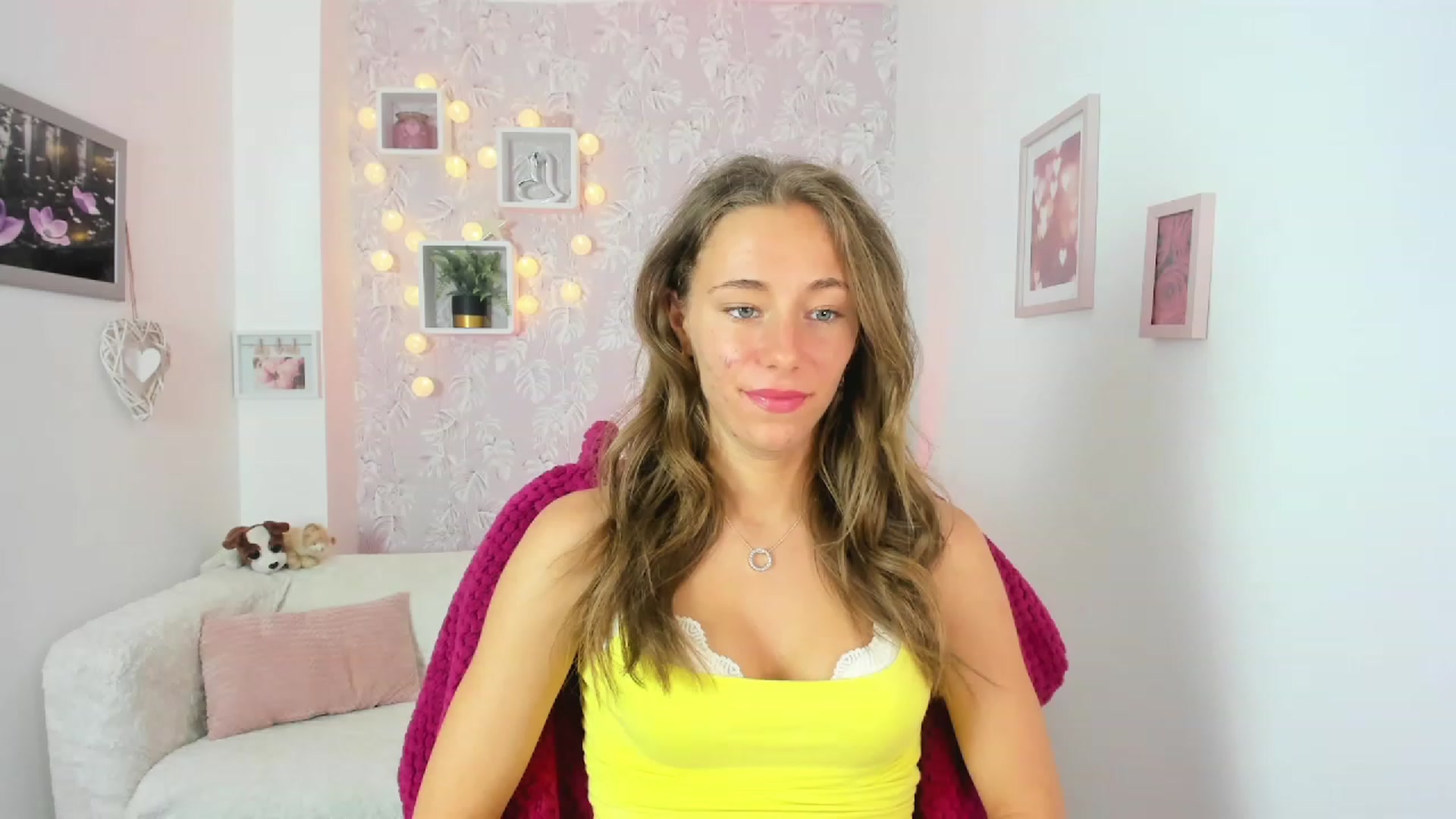 Gallery image thumbnail from Sasha_White18's myfreecams stream on, 06/13/2023, 15:48 image 5 of 20