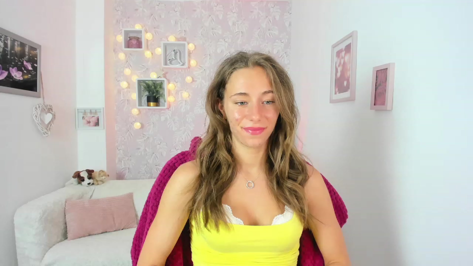 Gallery image thumbnail from Sasha_White18's myfreecams stream on, 06/13/2023, 15:48 image 6 of 20