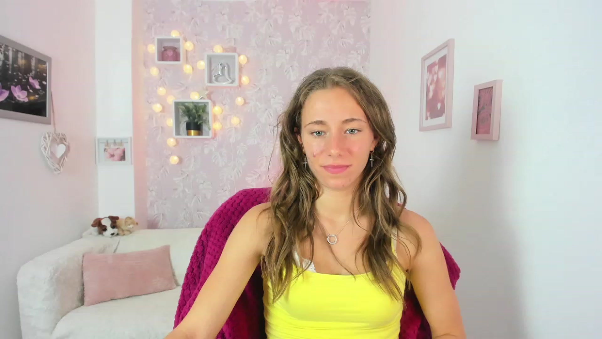 Gallery image thumbnail from Sasha_White18's myfreecams stream on, 06/13/2023, 17:49 image 12 of 20