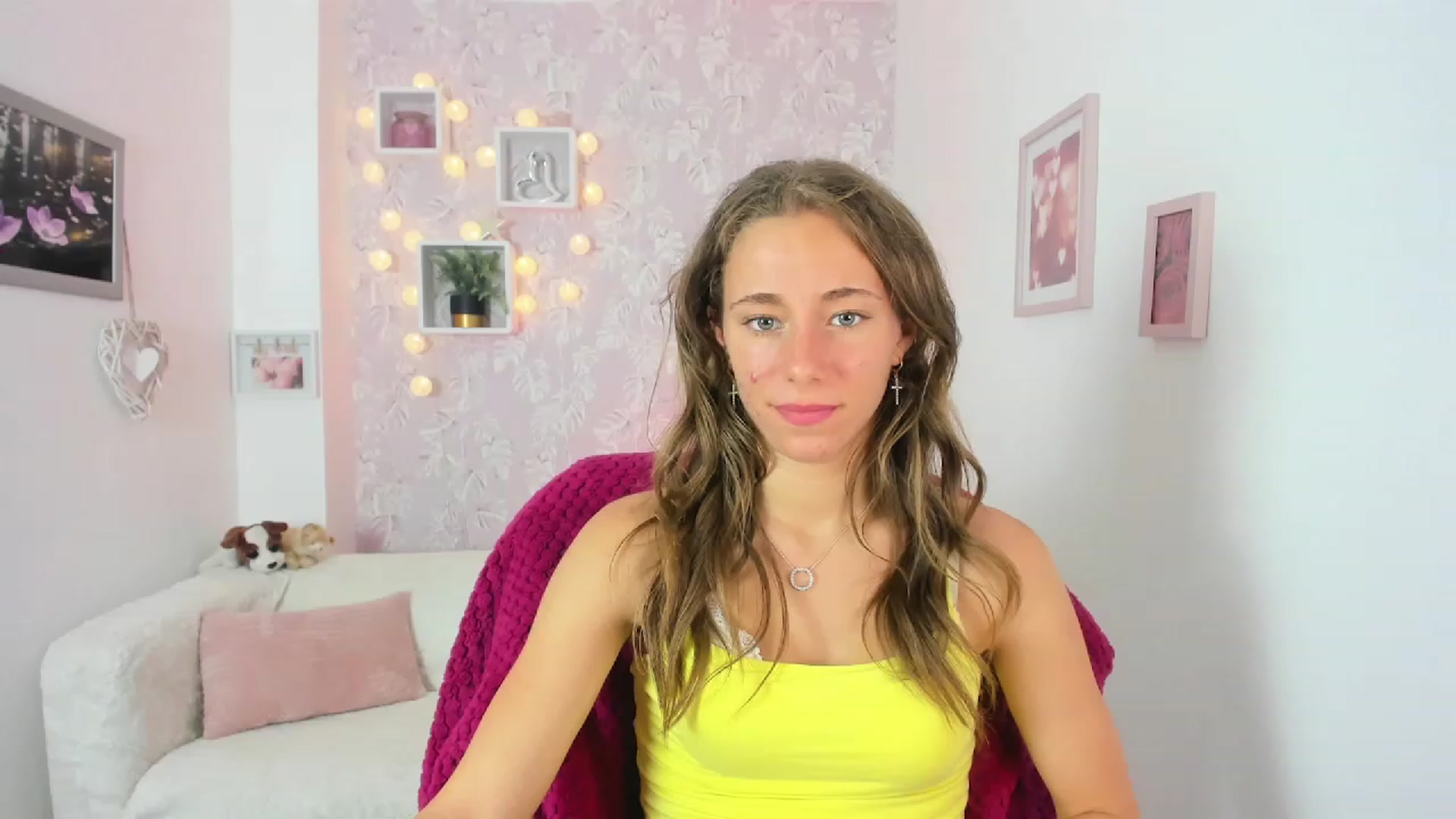 Gallery image thumbnail from Sasha_White18's myfreecams stream on, 06/13/2023, 17:49 image 11 of 20