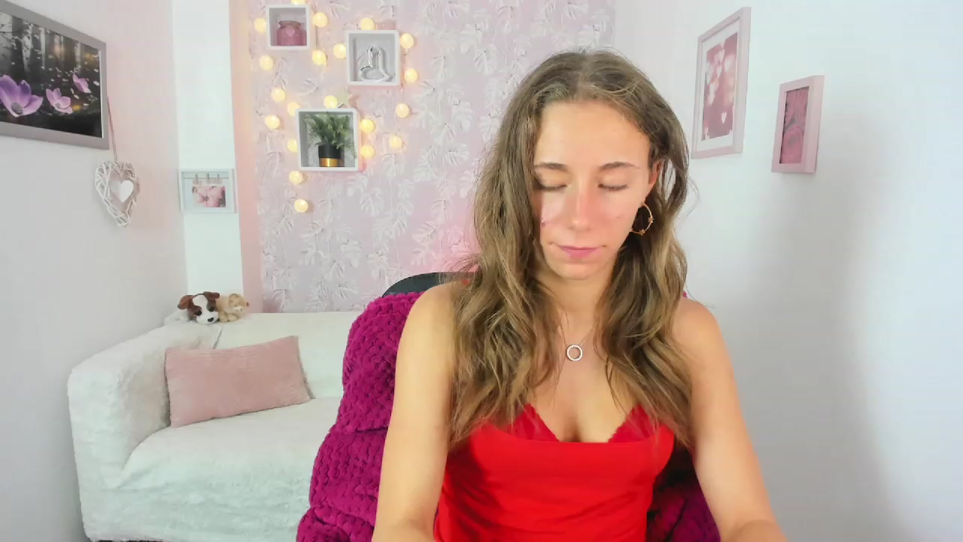 Gallery image thumbnail from Sasha_White18's myfreecams stream on, 06/14/2023, 14:20 image 2 of 20