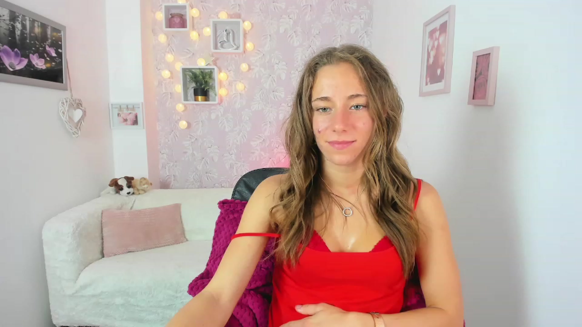 Gallery image thumbnail from Sasha_White18's myfreecams stream on, 06/14/2023, 15:17 image 10 of 20