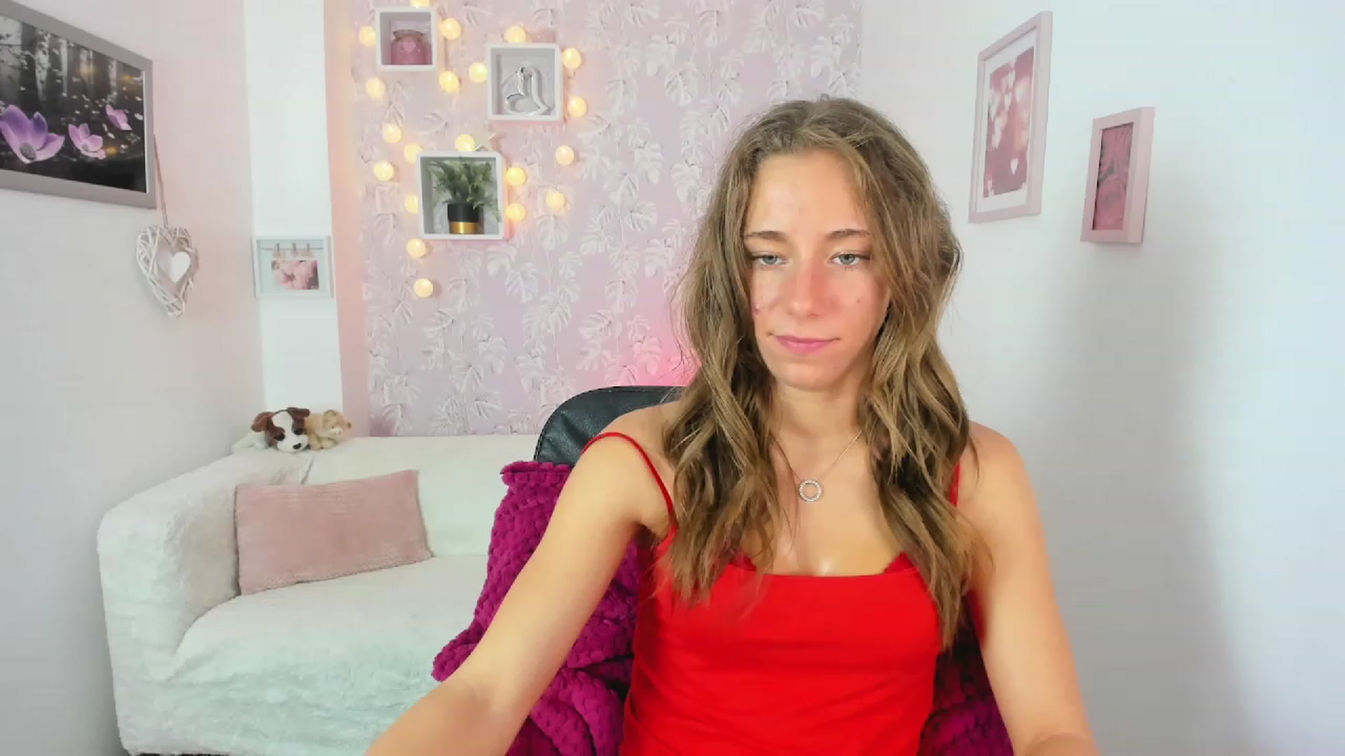 Gallery image thumbnail from Sasha_White18's myfreecams stream on, 06/14/2023, 15:17 image 7 of 20