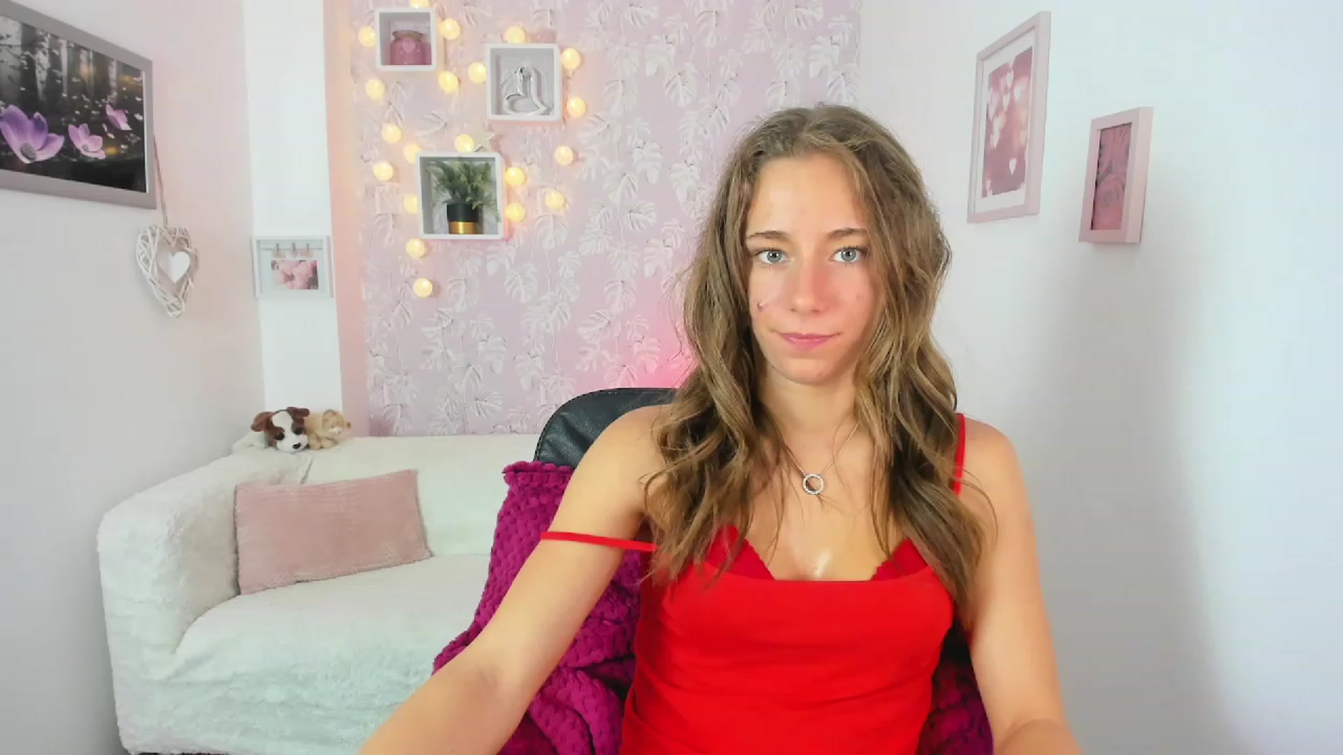 Gallery image thumbnail from Sasha_White18's myfreecams stream on, 06/14/2023, 15:17 image 15 of 20