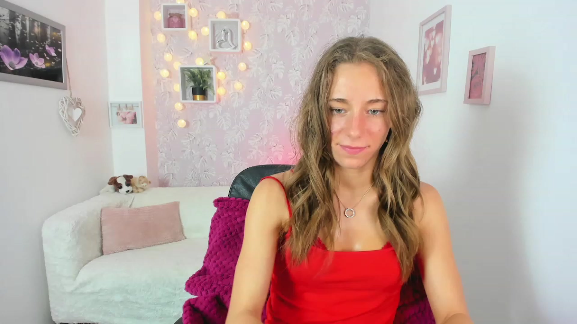 Gallery image thumbnail from Sasha_White18's myfreecams stream on, 06/14/2023, 15:17 image 6 of 20