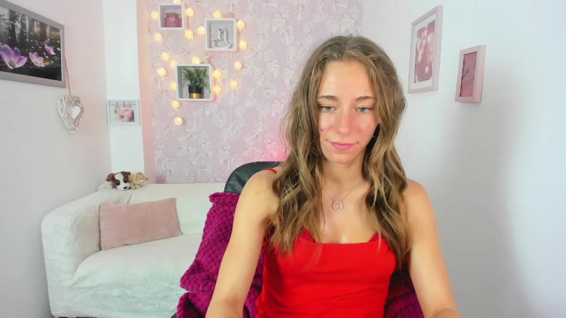 Gallery image thumbnail from Sasha_White18's myfreecams stream on, 06/14/2023, 15:17 image 2 of 20
