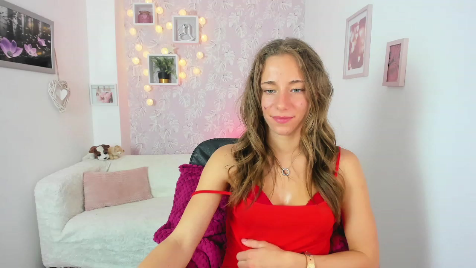 Gallery image thumbnail from Sasha_White18's myfreecams stream on, 06/14/2023, 15:17 image 16 of 20