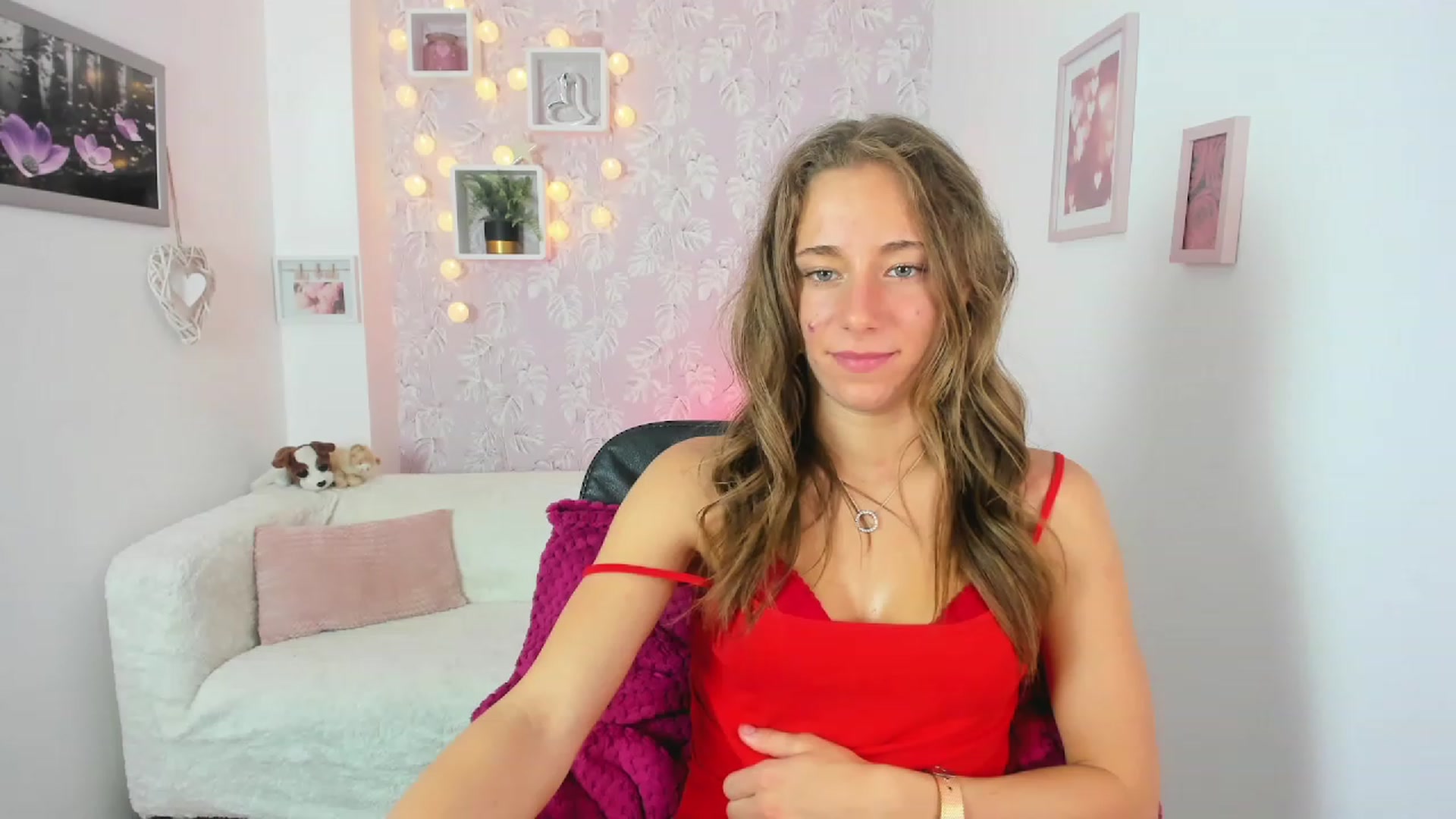 Gallery image thumbnail from Sasha_White18's myfreecams stream on, 06/14/2023, 15:17 image 12 of 20