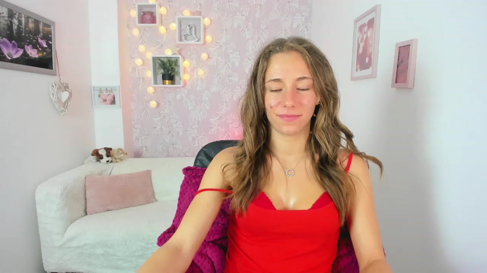 Gallery image thumbnail from Sasha_White18's myfreecams stream on, 06/14/2023, 15:17 image 8 of 20