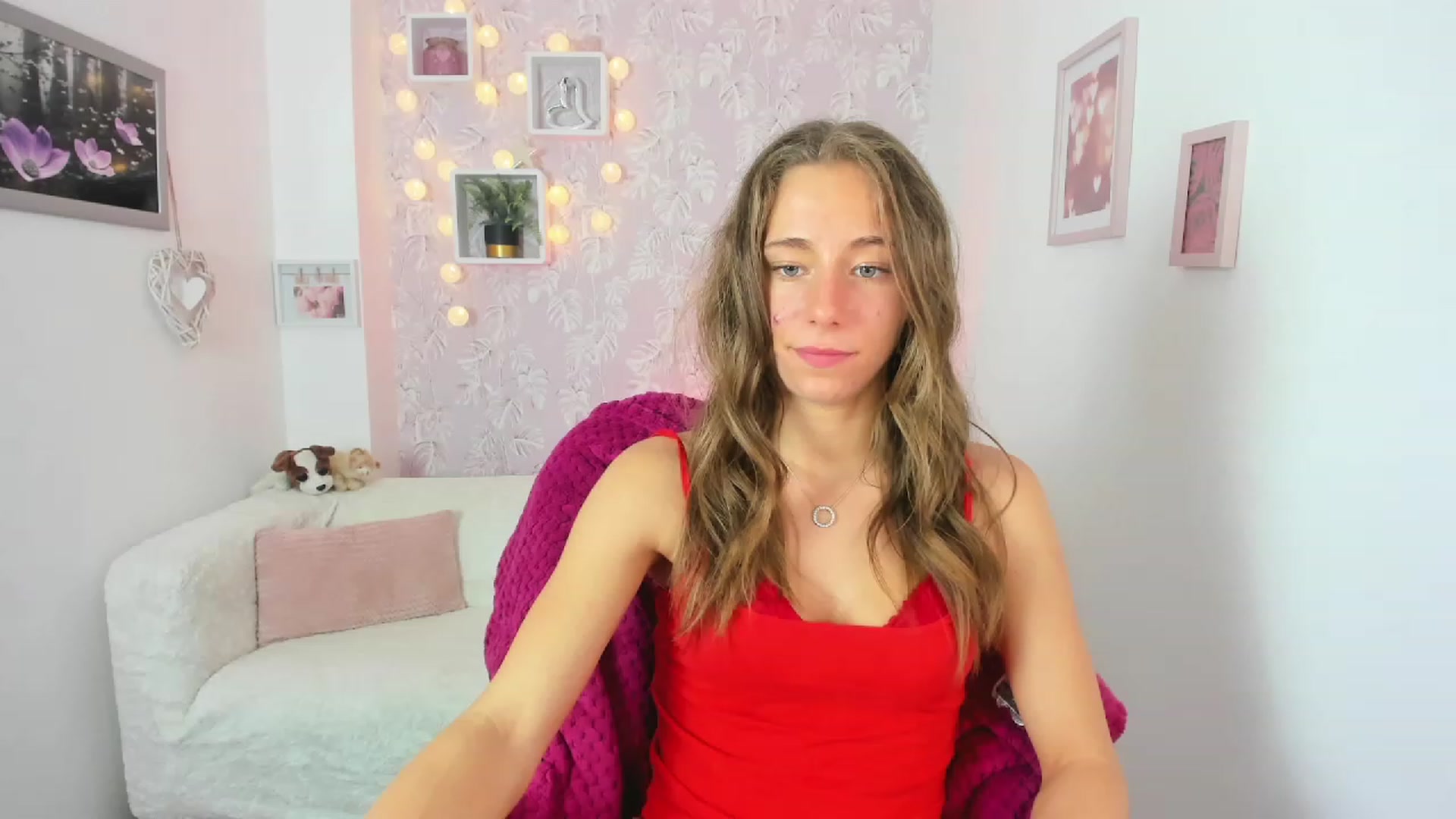 Gallery image thumbnail from Sasha_White18's myfreecams stream on, 06/14/2023, 17:32 image 10 of 20