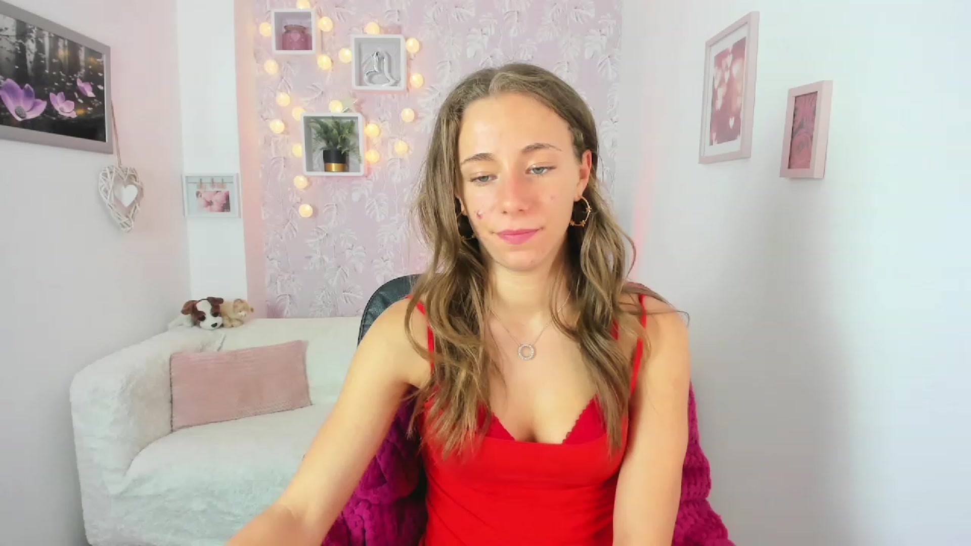 Gallery image thumbnail from Sasha_White18's myfreecams stream on, 06/14/2023, 17:32 image 5 of 20