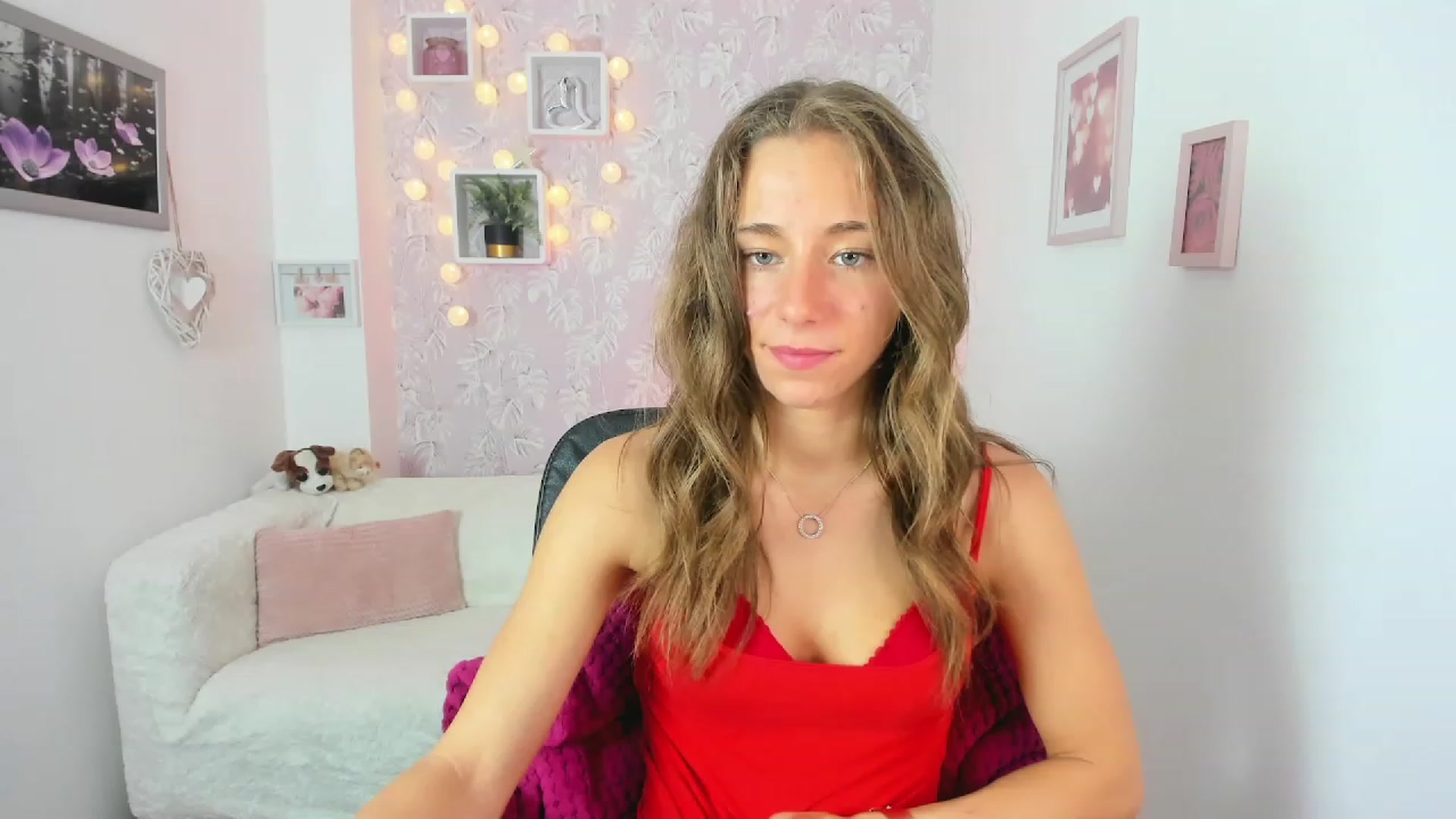 Gallery image thumbnail from Sasha_White18's myfreecams stream on, 06/14/2023, 17:32 image 3 of 20
