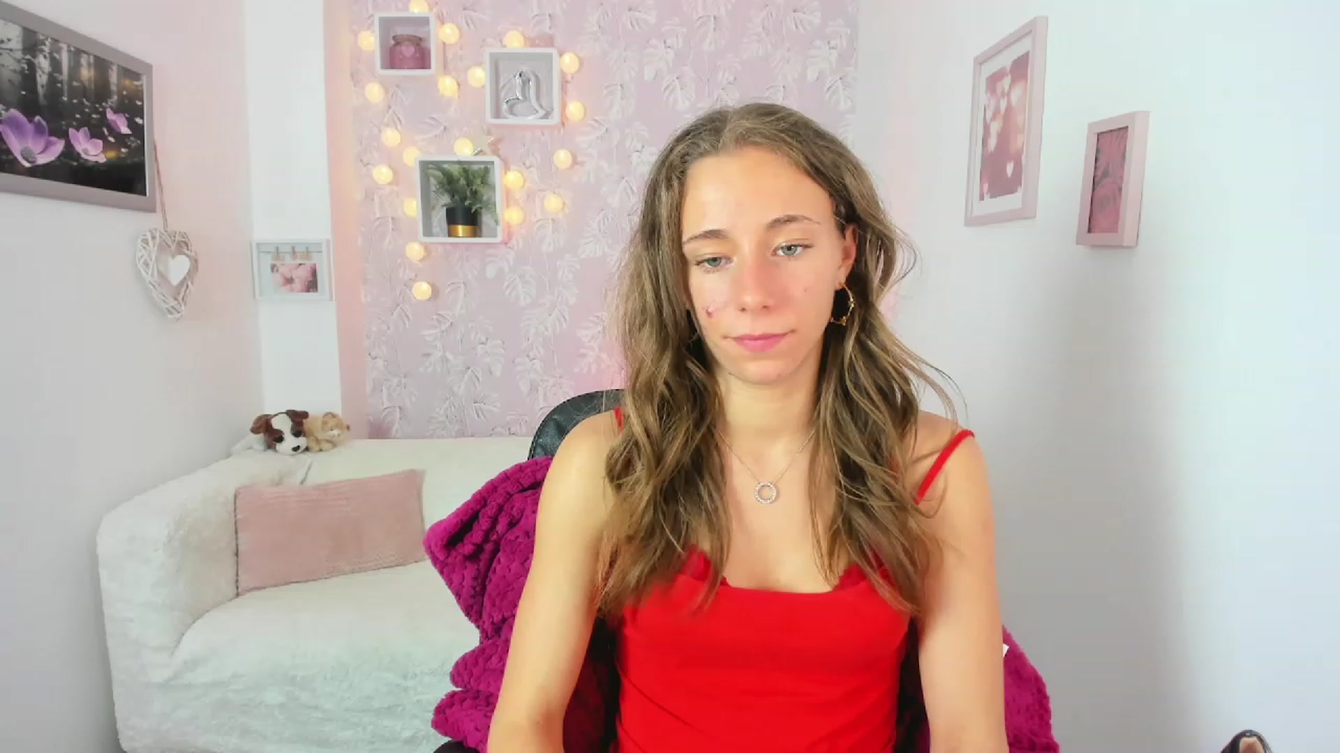 Gallery image thumbnail from Sasha_White18's myfreecams stream on, 06/14/2023, 17:32 image 19 of 20