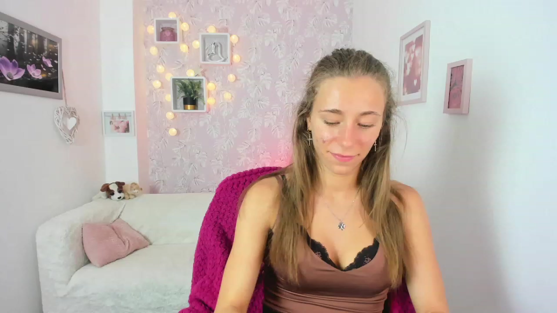 Gallery image thumbnail from Sasha_White18's myfreecams stream on, 06/15/2023, 14:29 image 20 of 20