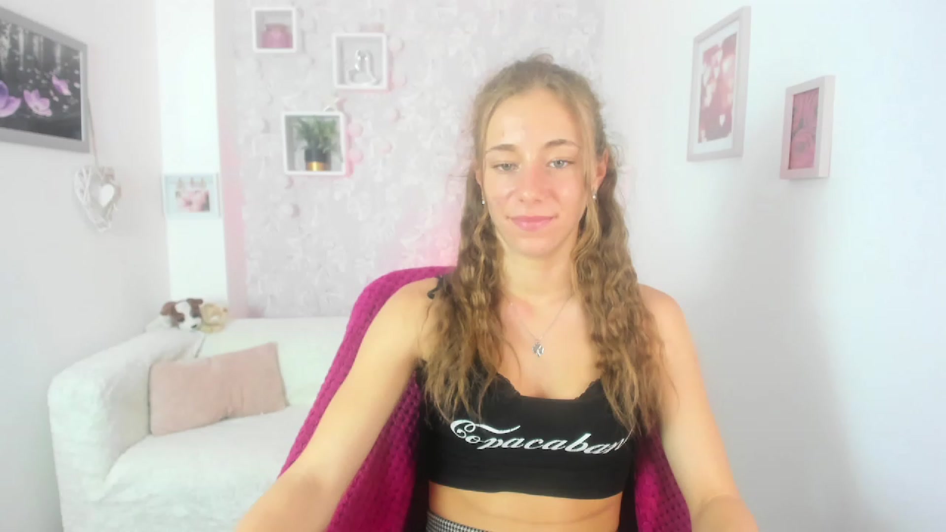 Gallery image thumbnail from Sasha_White18's myfreecams stream on, 06/26/2023, 14:44 image 14 of 20