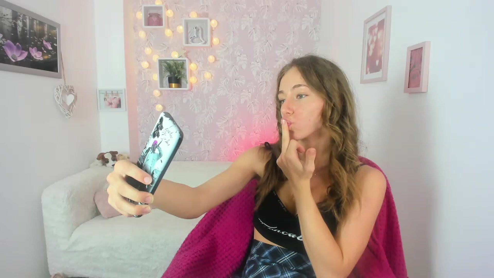 Gallery image thumbnail from Sasha_White18's myfreecams stream on, 07/03/2023, 10:49 image 9 of 20