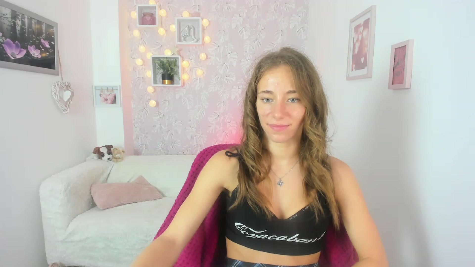 Gallery image thumbnail from Sasha_White18's myfreecams stream on, 07/03/2023, 10:49 image 15 of 20