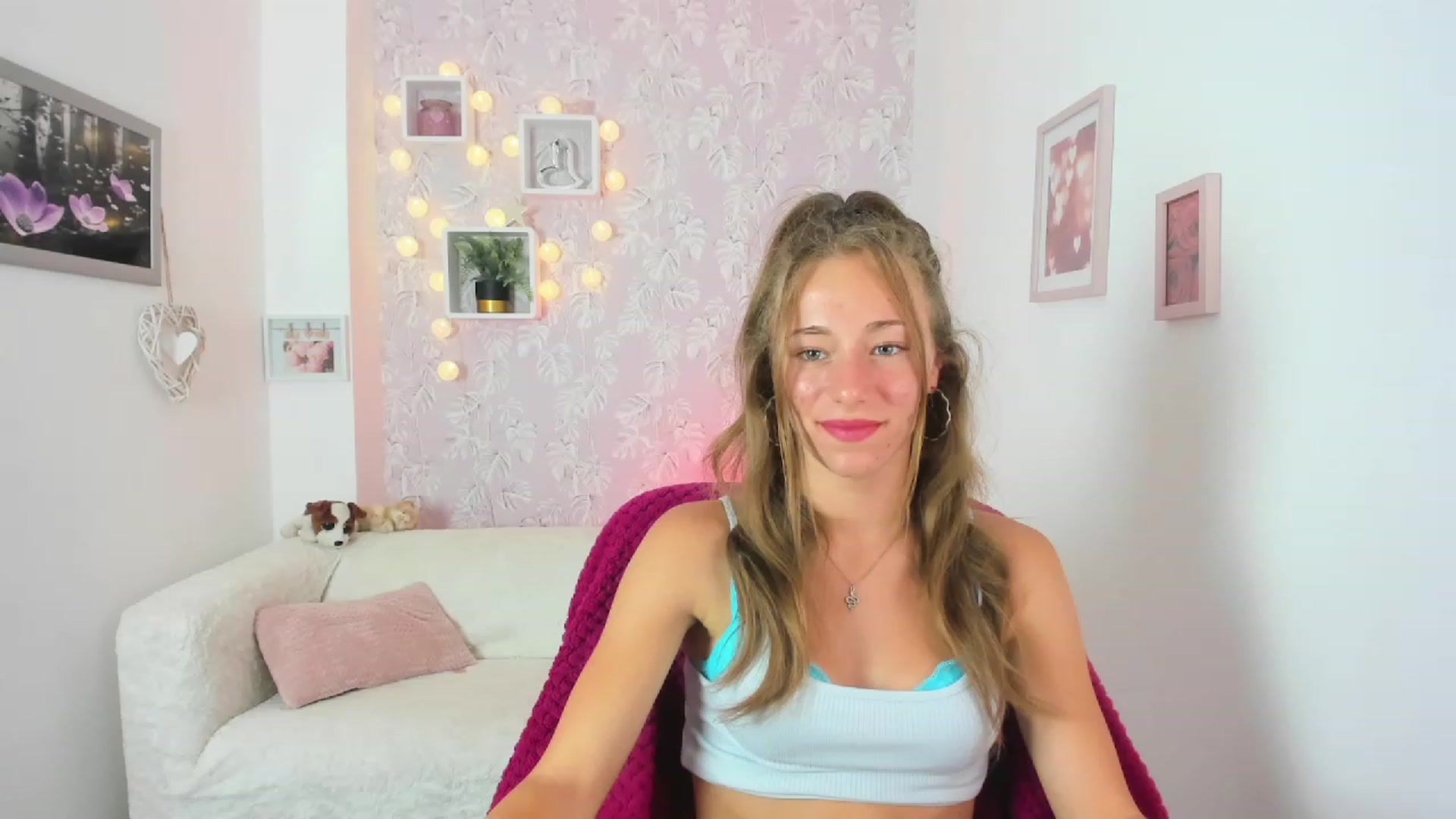 Gallery image thumbnail from Sasha_White18's myfreecams stream on, 07/26/2023, 15:10 image 8 of 20