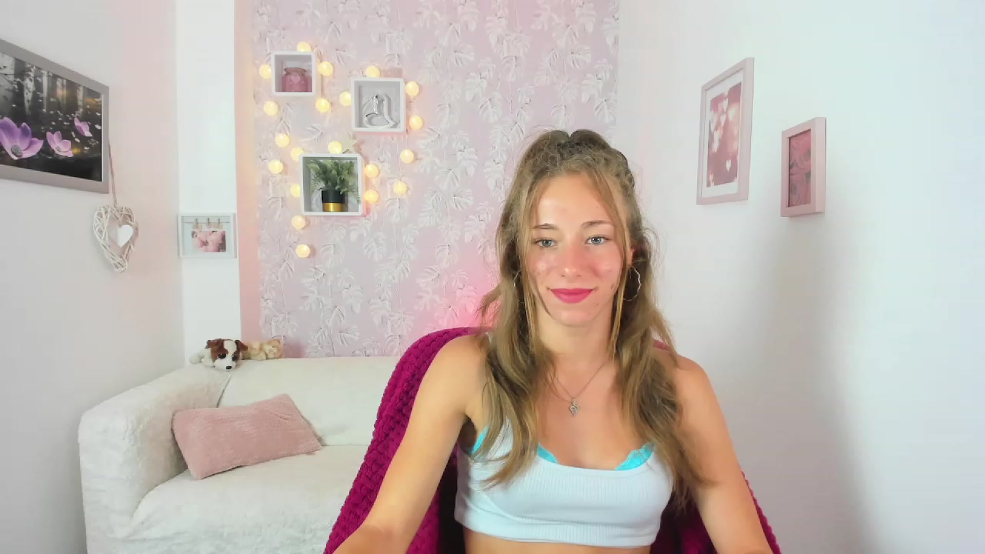Gallery image thumbnail from Sasha_White18's myfreecams stream on, 07/26/2023, 15:10 image 6 of 20