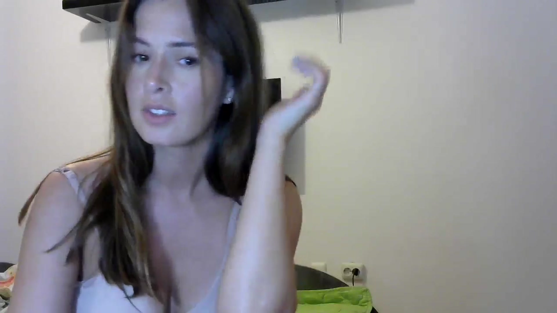 Gallery image thumbnail from Sashaaa's myfreecams stream on, 05/21/2024, 20:33 image 16 of 20