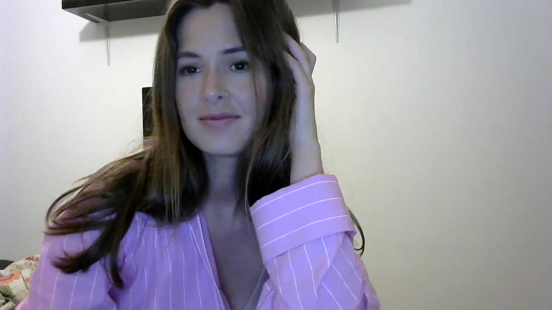 Gallery image thumbnail from Sashaaa's myfreecams stream on, 05/21/2024, 20:33 image 4 of 20