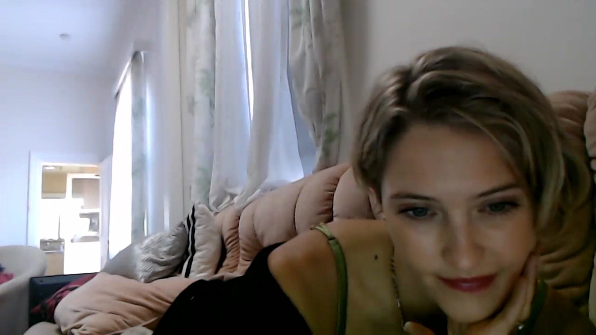 Gallery image thumbnail from Sashaaa5's myfreecams stream on, 04/20/2023, 04:28 image 1 of 20