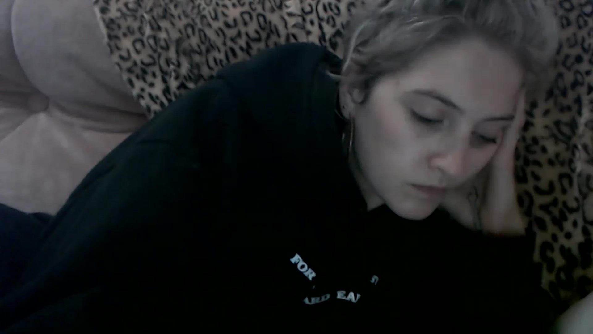 Gallery image thumbnail from Sashaaa5's myfreecams stream on, 04/21/2023, 05:50 image 16 of 20