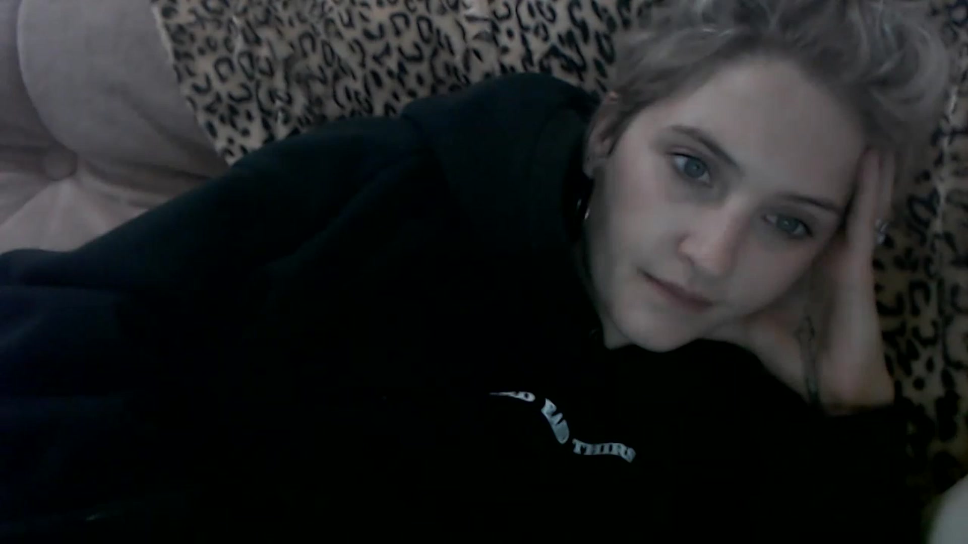 Gallery image thumbnail from Sashaaa5's myfreecams stream on, 04/21/2023, 05:50 image 19 of 20