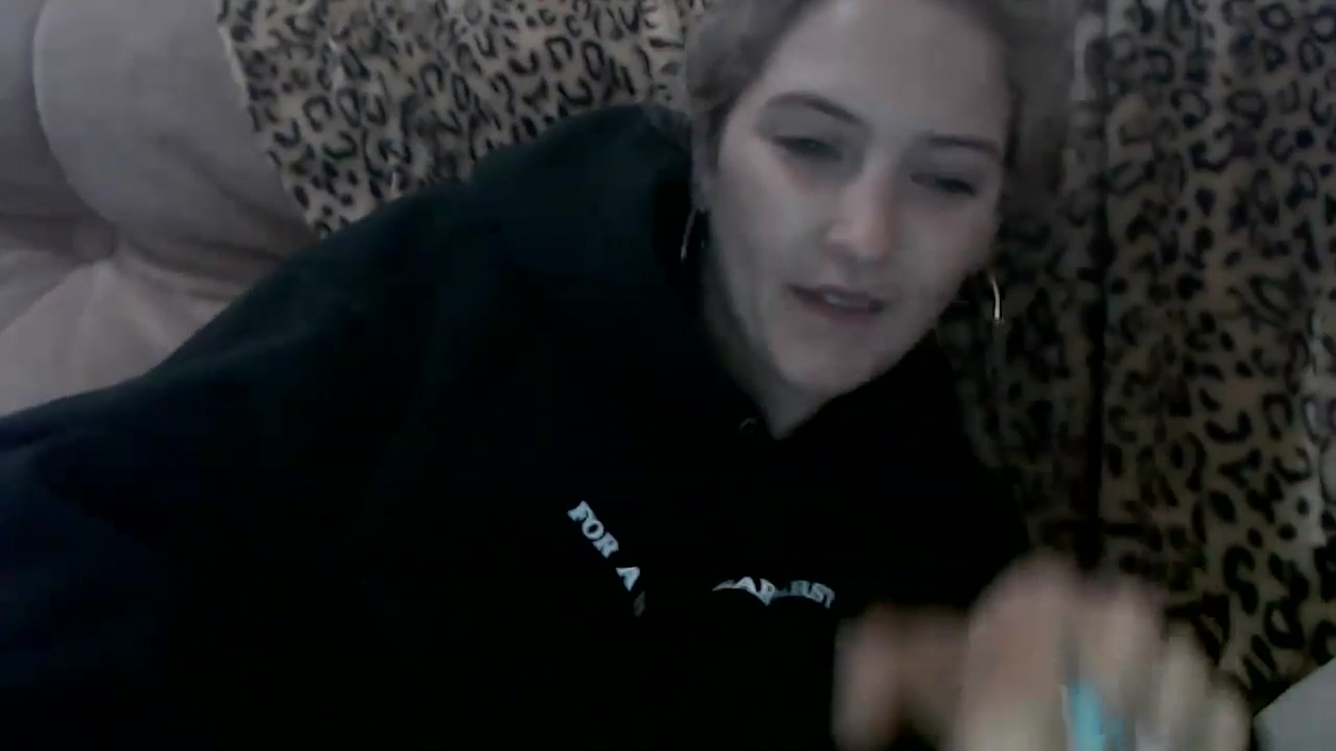 Gallery image thumbnail from Sashaaa5's myfreecams stream on, 04/21/2023, 05:50 image 14 of 20