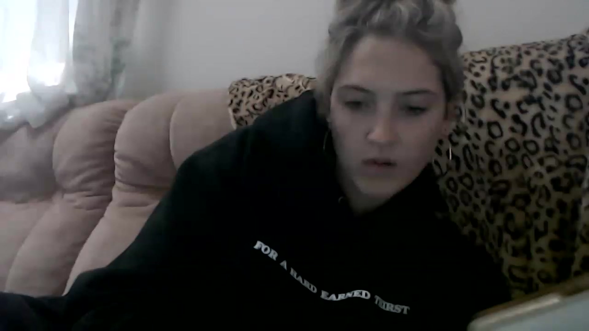 Gallery image thumbnail from Sashaaa5's myfreecams stream on, 04/21/2023, 05:50 image 10 of 20