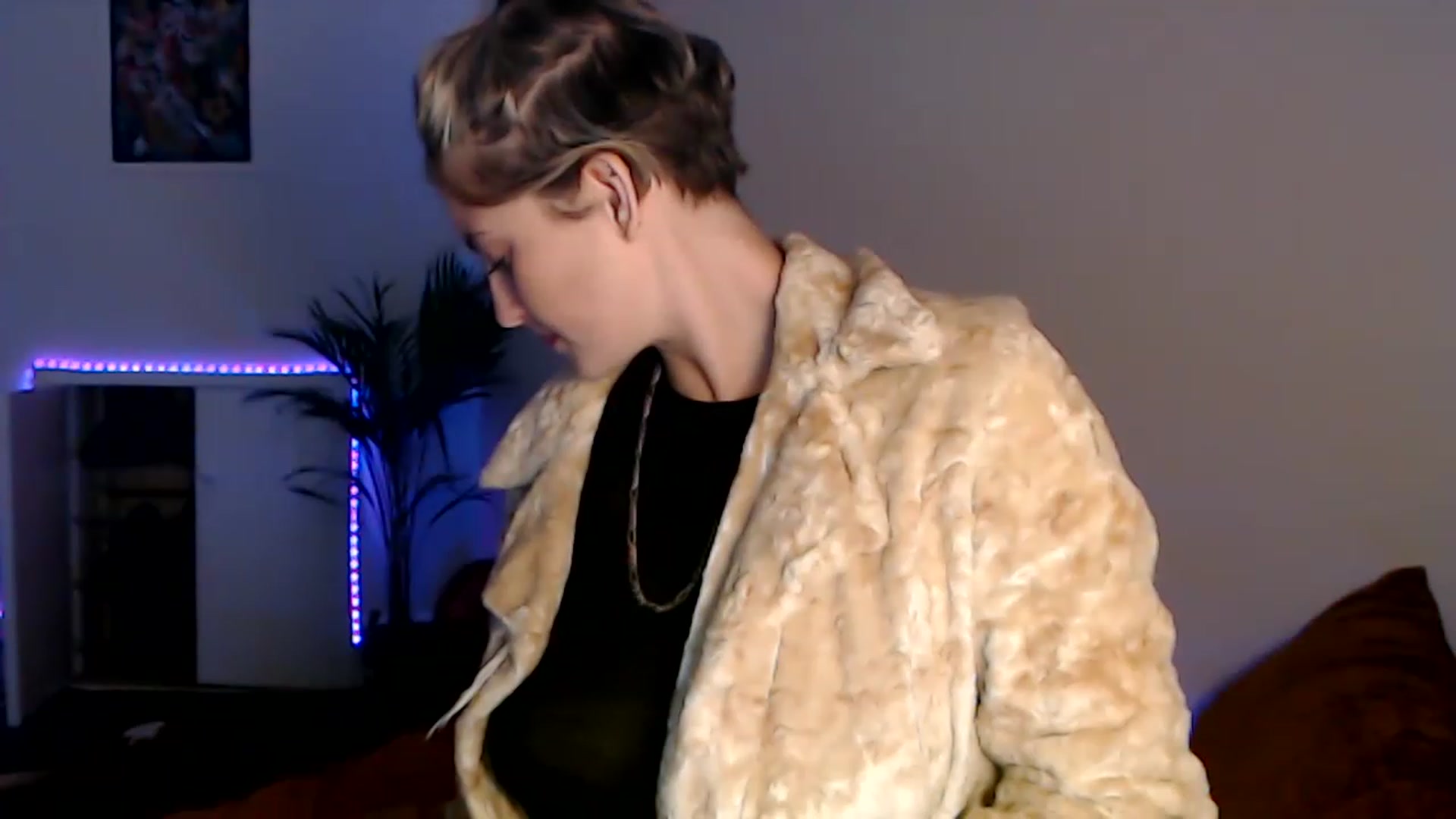 Gallery image thumbnail from Sashaaa5's myfreecams stream on, 04/27/2023, 05:03 image 16 of 20