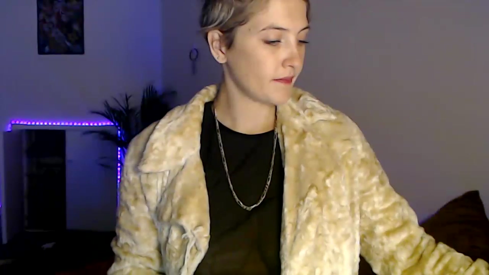Gallery image thumbnail from Sashaaa5's myfreecams stream on, 04/27/2023, 05:03 image 17 of 20
